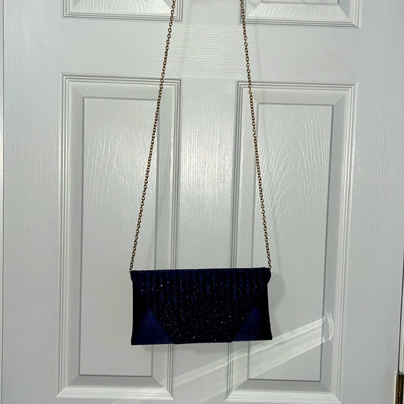 Mihawk Clutch Purse with Gold Chain - Picture 2 of 6